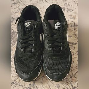 Nike Air Max 90 women's size 9